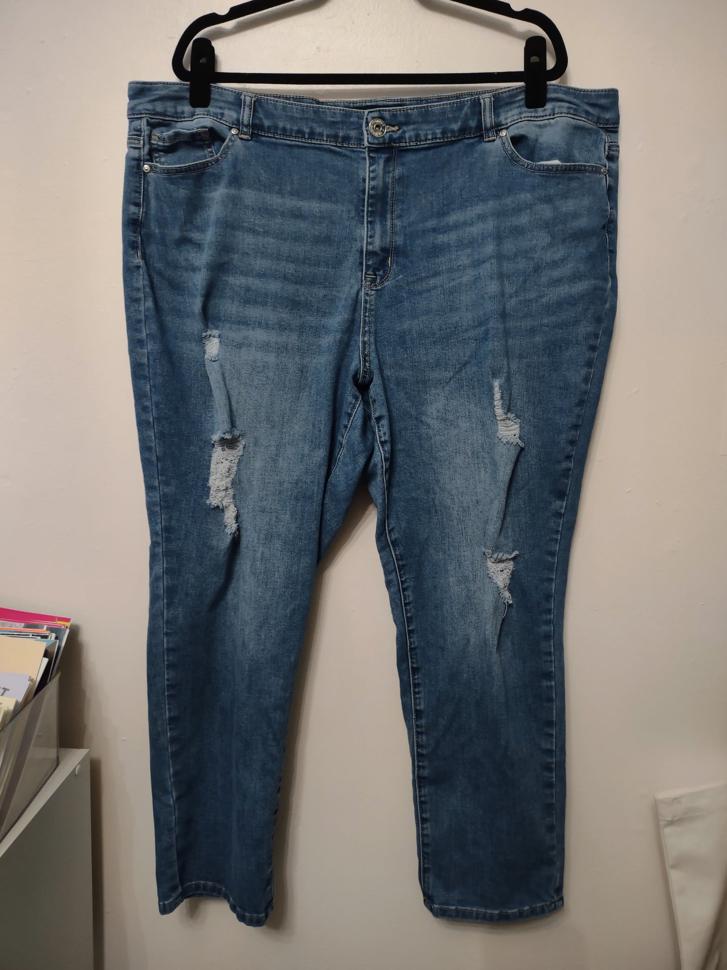 Distressed Jeans Size 22
